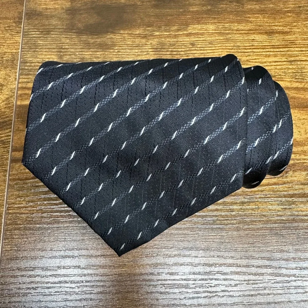 Hugo Boss Mens Silk Tie Black Grey White‎ Diagonal Stripe Made in Italy Necktie